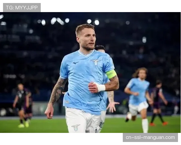 特写：罚失关键点球后，拉齐奥前锋因莫比莱独自向球迷致歉